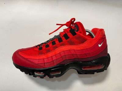 Nike Air Max 95 Sneakers/ very clean