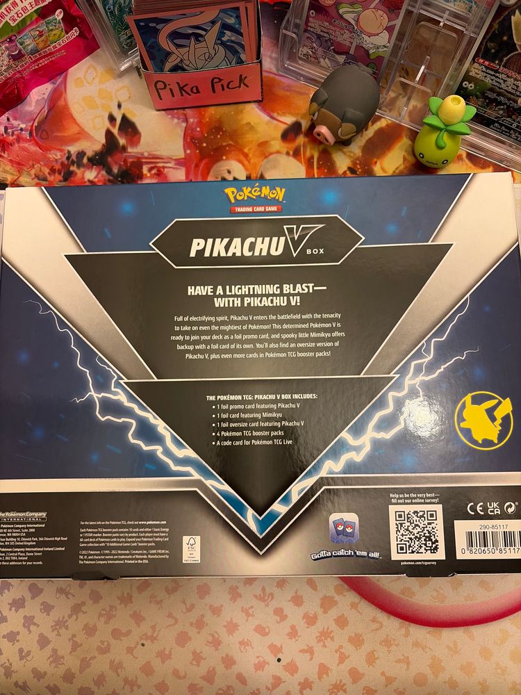 Pikachu V Box imagen 2