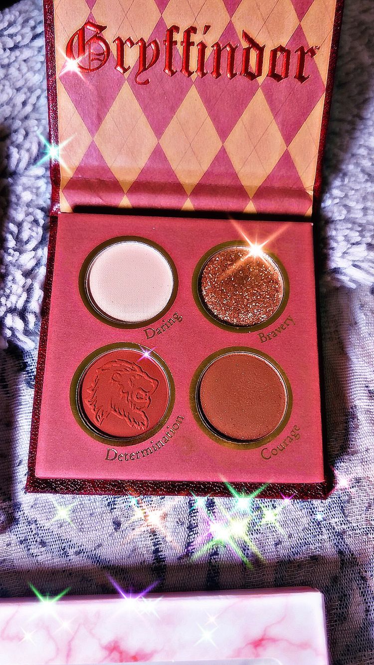 Gryffindor Glam Beauty Bundle Valeria Lashes + 3 Lip Gloss+ SHEGLAM Palette image 4