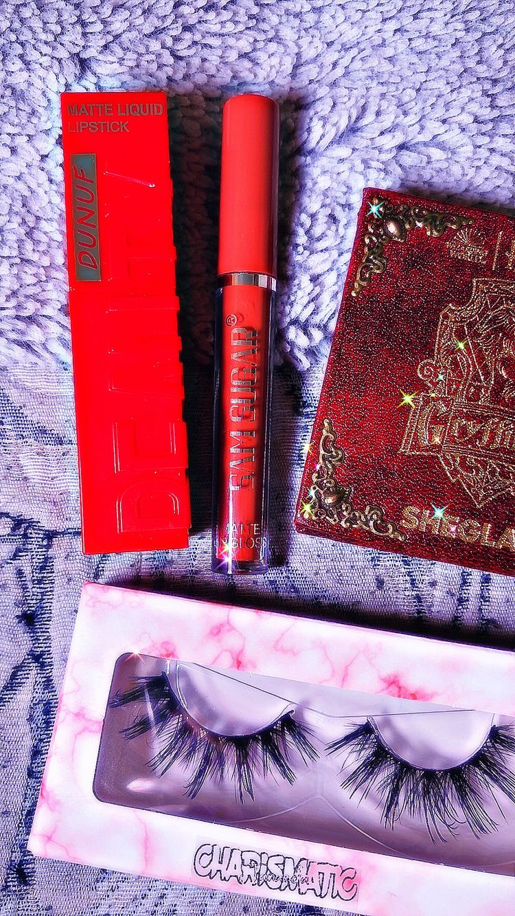 Gryffindor Glam Beauty Bundle Valeria Lashes + 3 Lip Gloss+ SHEGLAM Palette image 2
