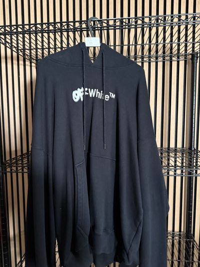 O2 Off-White Embroidered Spray Hoodie Brand New