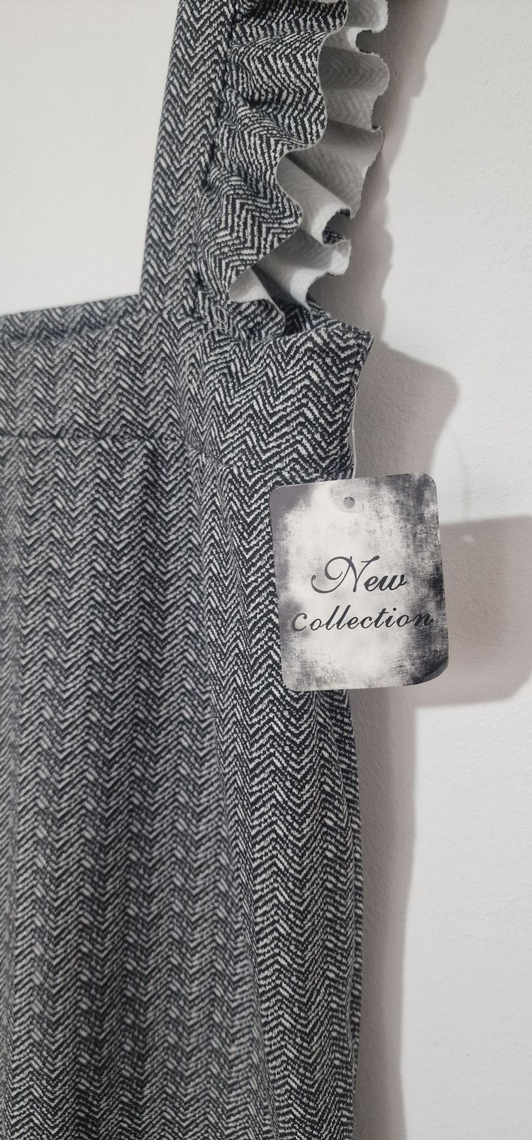 Grey Patterned Dress With Ruffled Straps 3