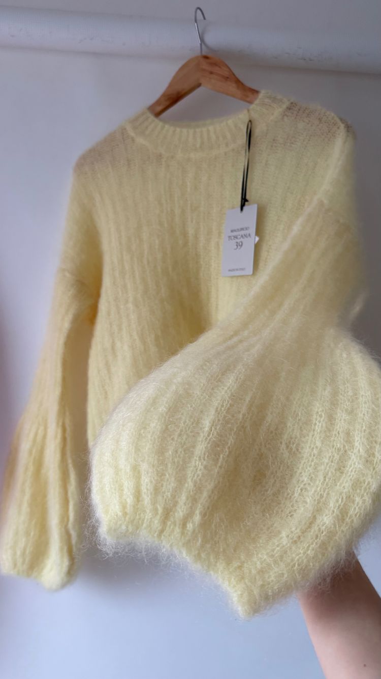 Italian Gold Yellow Knit Sweater moherkowy sweter moher szeroki rękaw  product image