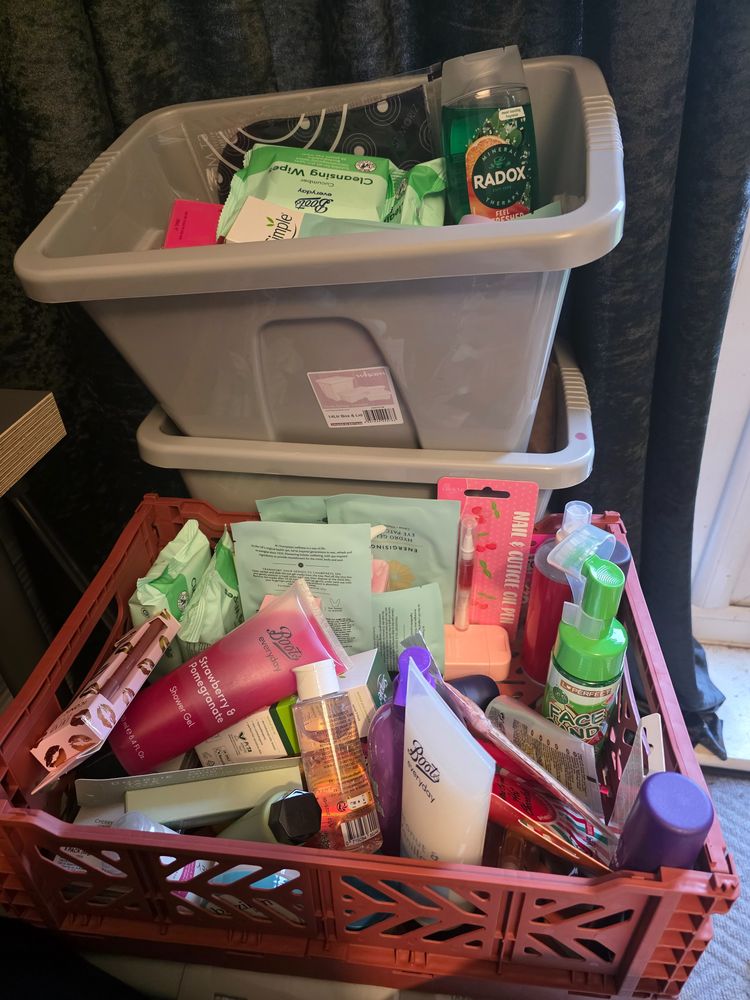 £2 starts mix of items