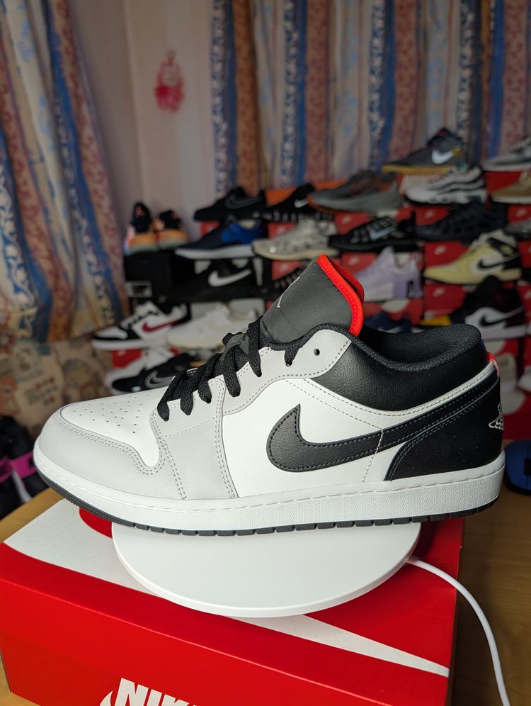 Nike Air Jordan 1 Low - new half box