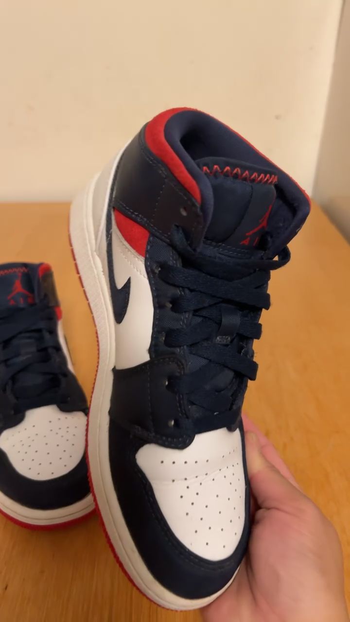 Jordan Air Jordan 1 Mid image 1