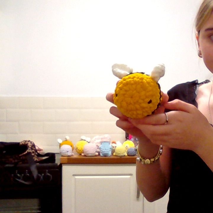 Other mini crochet bee product image