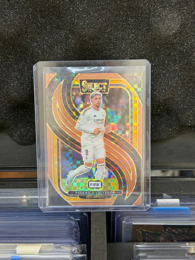 Valverde /75 Select Fifa