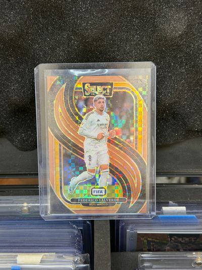 Valverde /75 Select Fifa