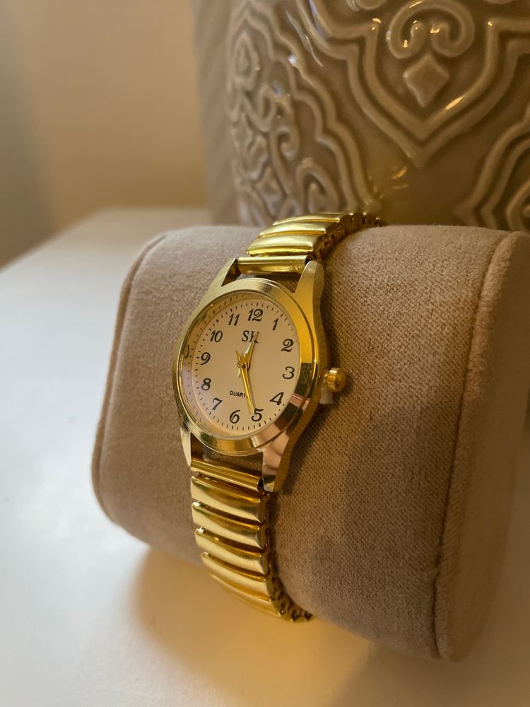 Gold-Tone Wristwatch 2