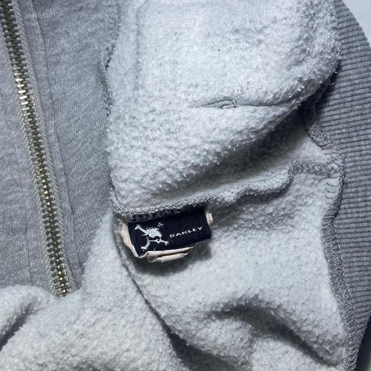 Vintage oakley hoodie 4
