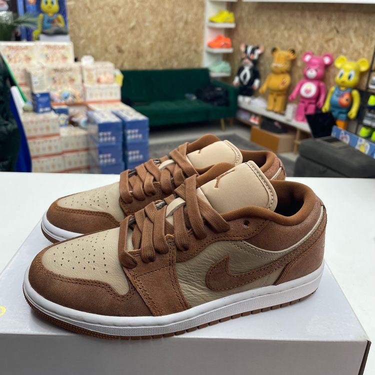 Jordan UK 3 JORDAN 1 LOW ‘Ledgend Coffee’  product image