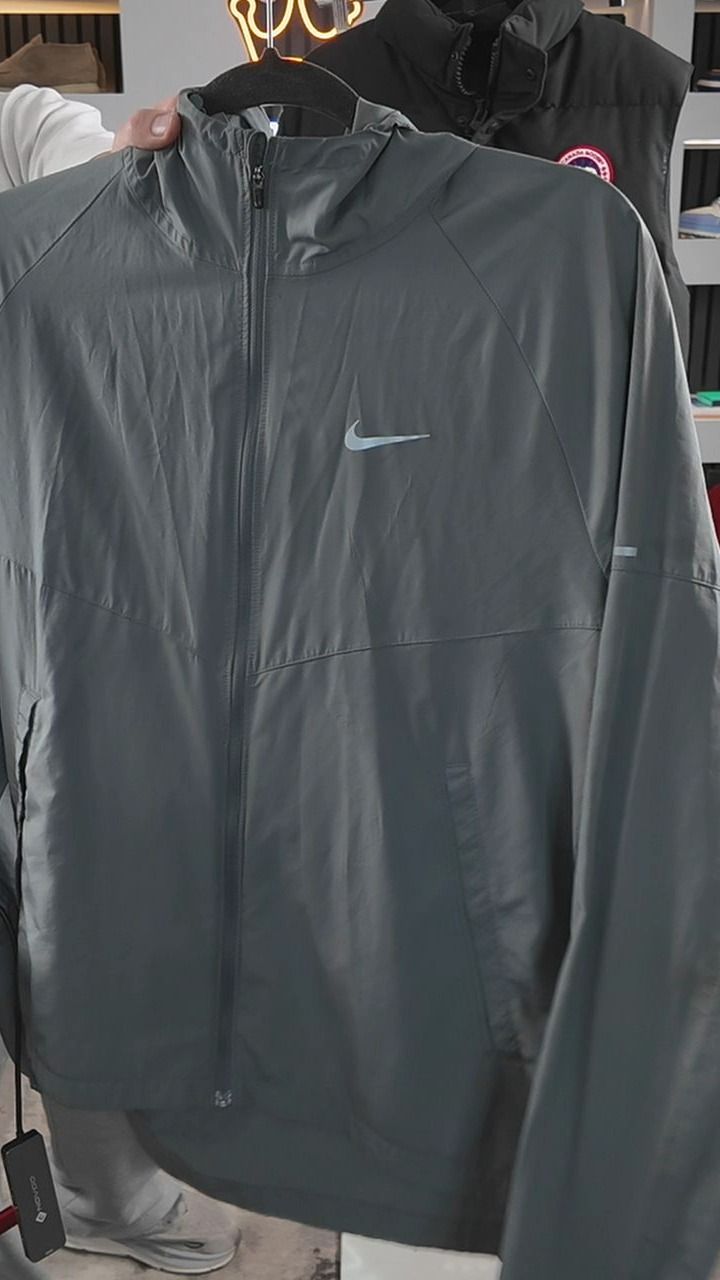 Nike Nike Windruner Grey - Medium product image