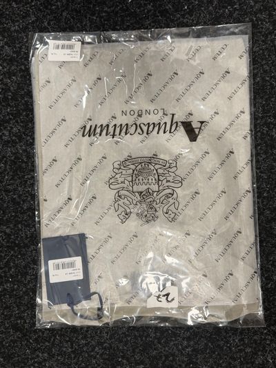 (27) TAQ08 grey Aquascutum London Beige Sweater