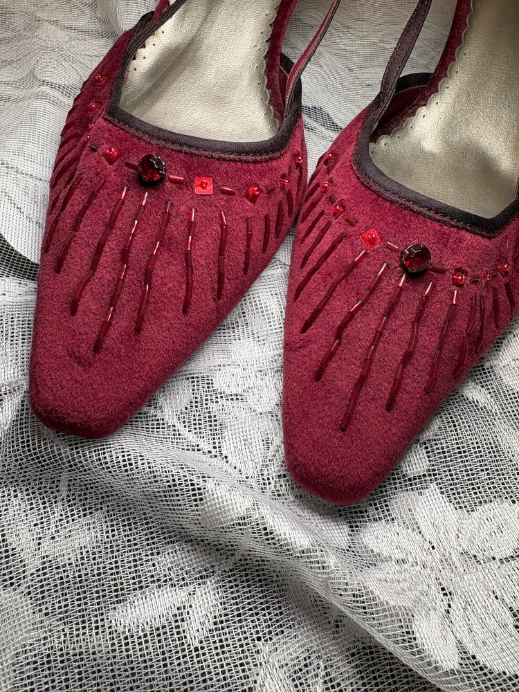 Vintage 90s/00s Burgundy Velvet Slingback Heels 4