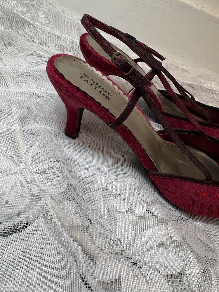 Vintage 90s/00s Burgundy Velvet Slingback Heels 5
