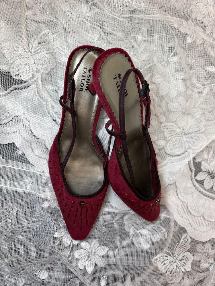 Vintage 90s/00s Burgundy Velvet Slingback Heels 2