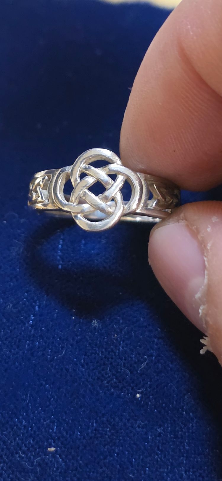 925 sterling Silver Celtic Knot Ring size M image 1