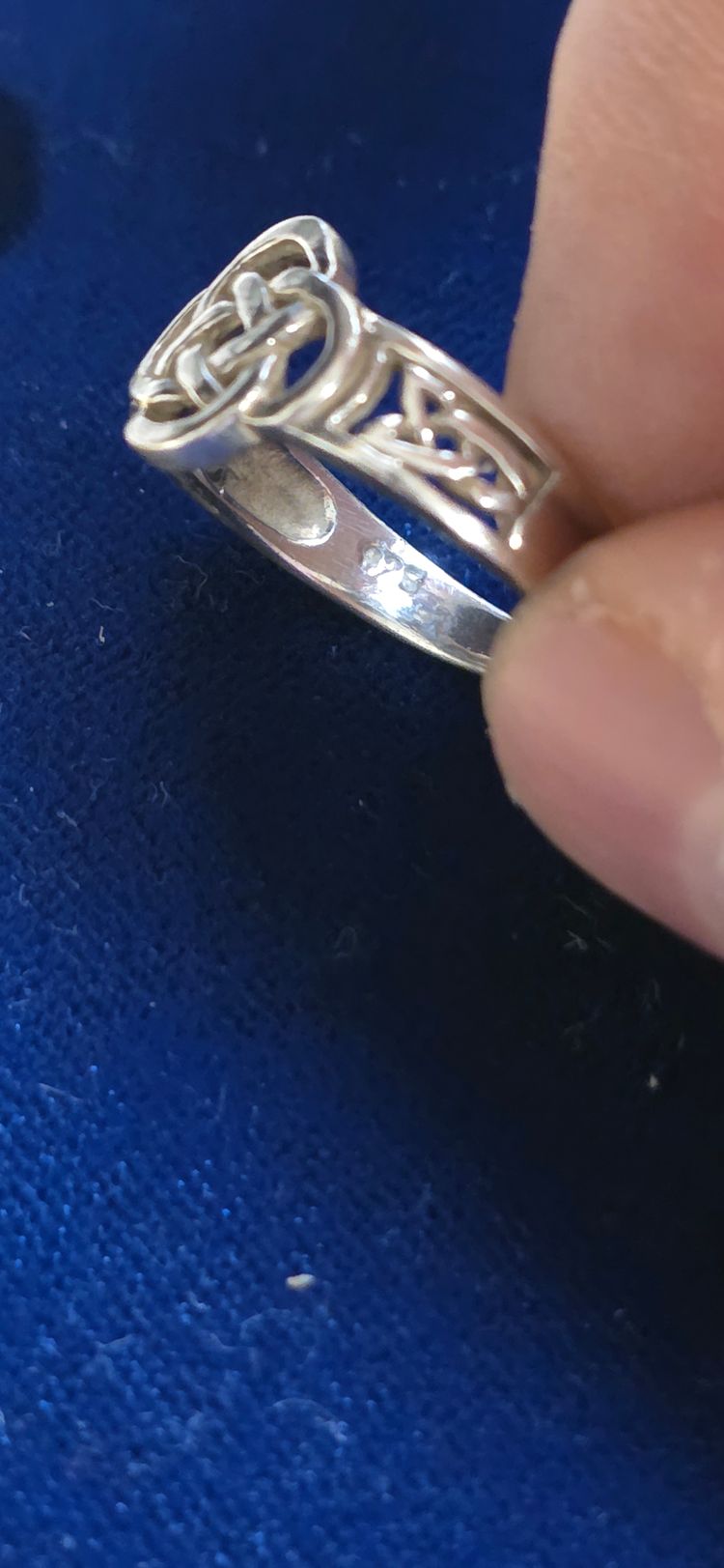 Immagine di 925 sterling Silver Celtic Knot Ring size M 4