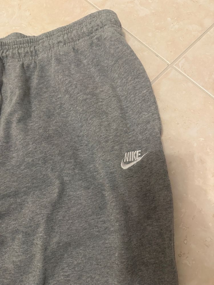 Immagine di Nike Grey Sweatpants 4