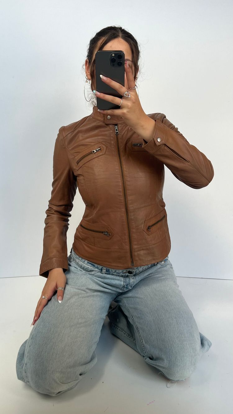 00s brown leather jacket- size M image 4