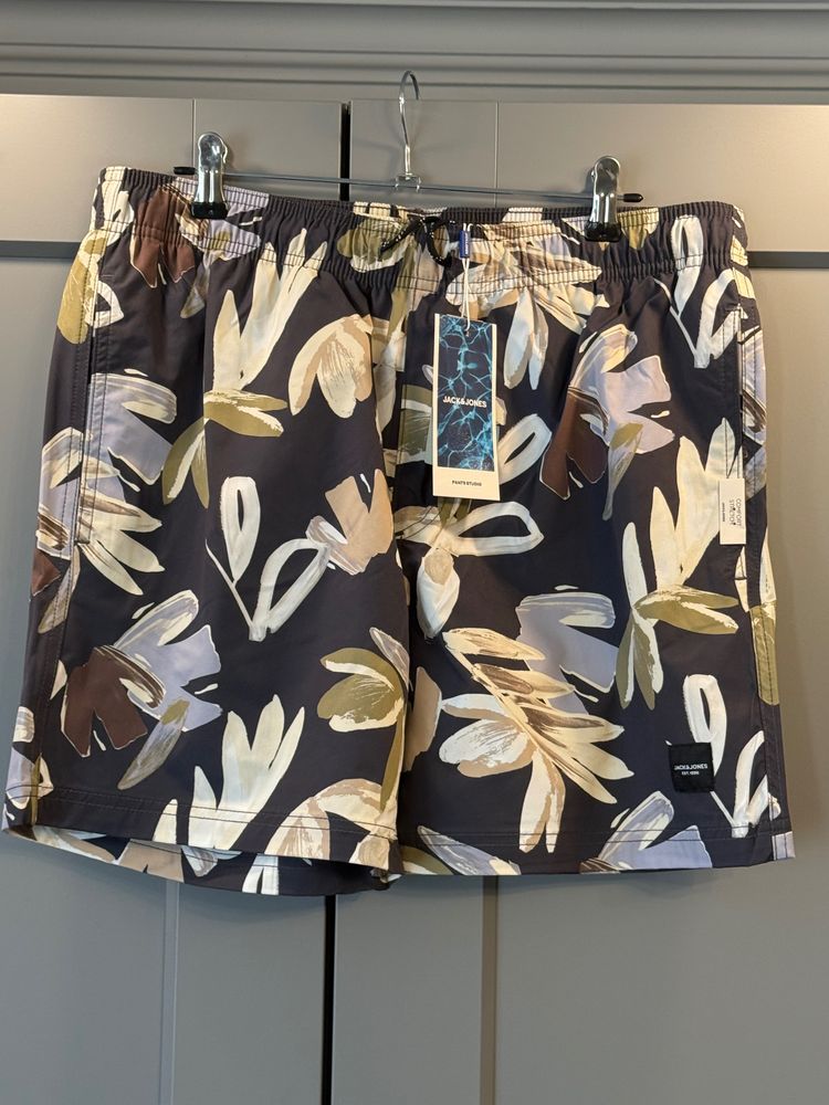 Jack & Jones JACK & JONES Abstract Floral Swim Shorts – Size M – BNWT product image