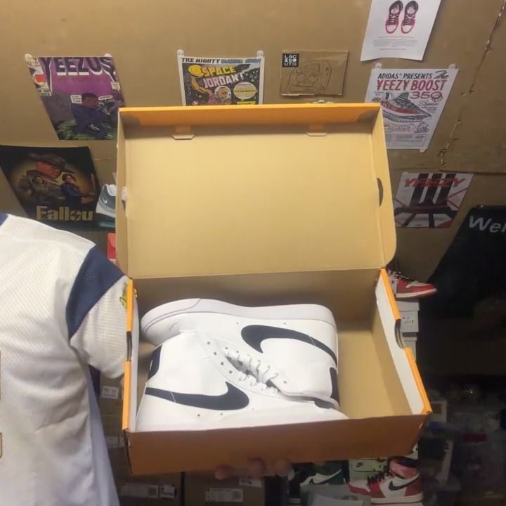 Nike NIKE BLAZERS UK 4.5 NEW  product image
