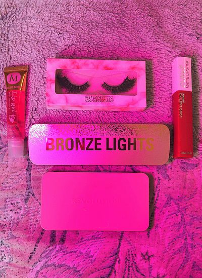 Makeup Set With Eyeshadow Palettes, False Eyelashes, Lip Gel, And Lipstick