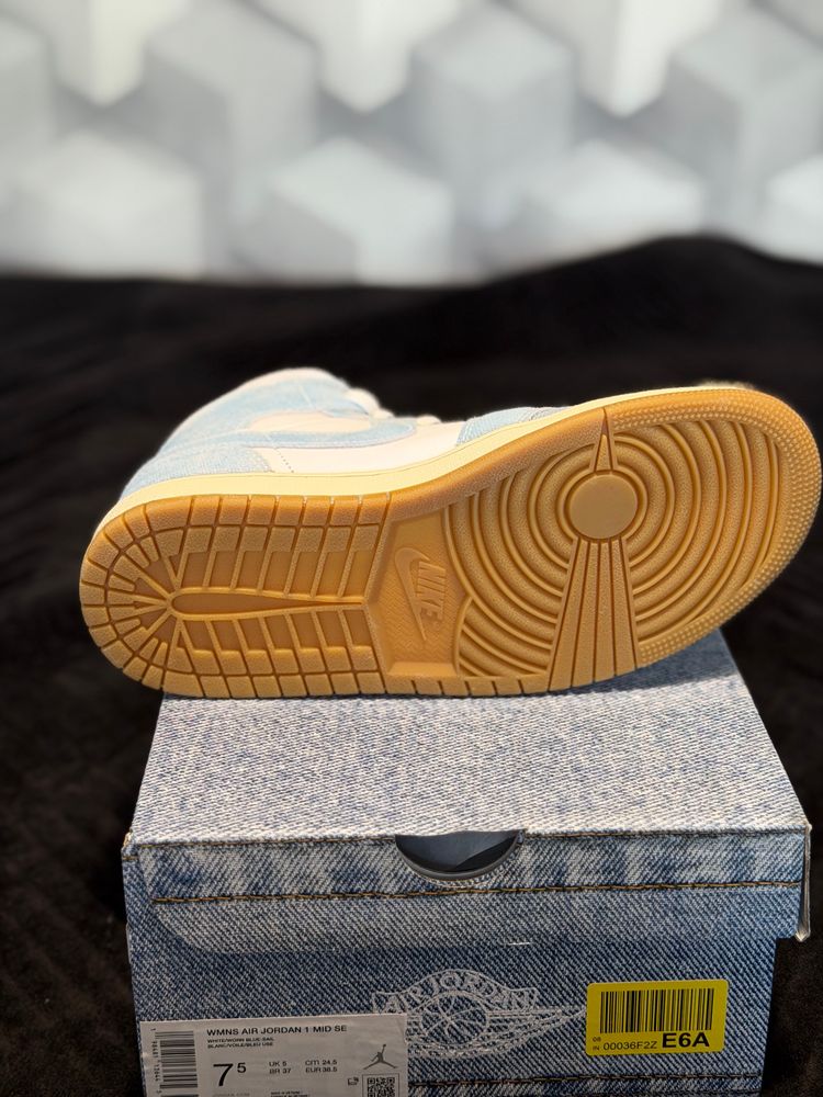 Nike Air Jordan 1 Mid Sneakers image 6