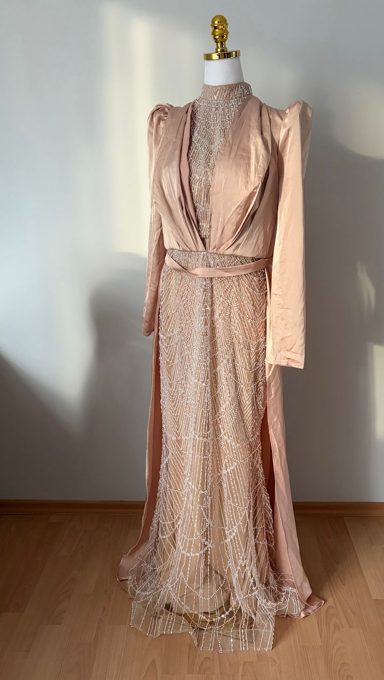 Poof Brzoskwiniowa maxi sukienka zdobienie długi rękaw rozmiar xxl product image