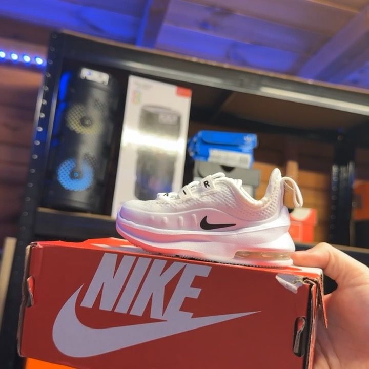 Nike Nike air max axis size 1.5 product image