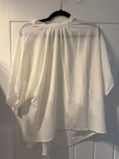 White Loose Blouse With Tie Neck