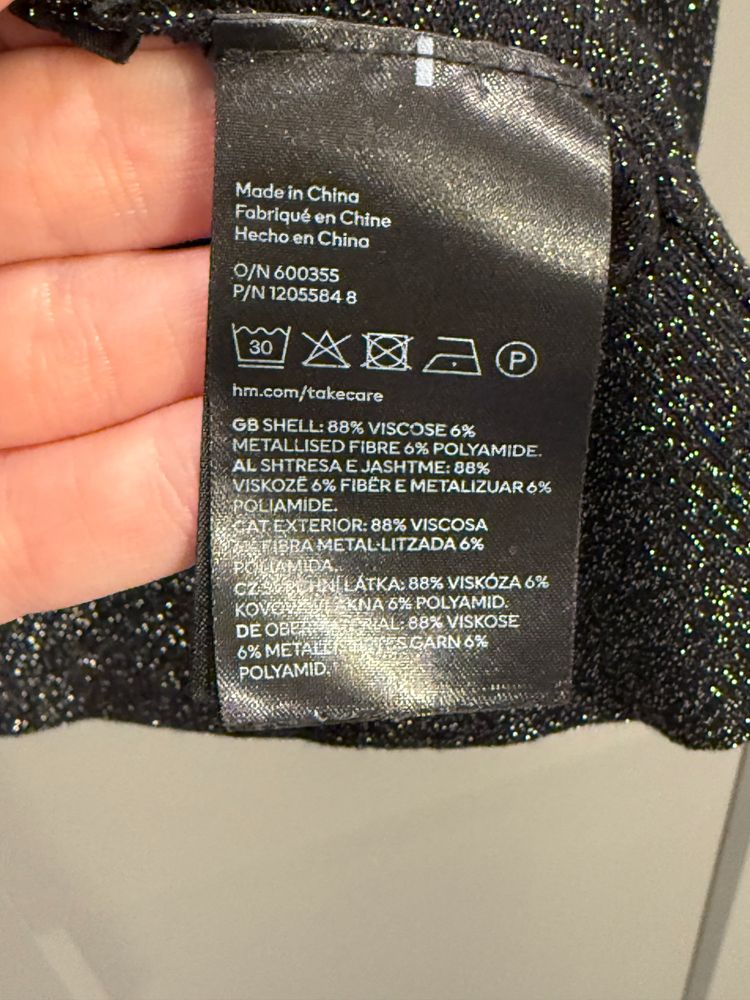 H&M Black Glitter Slim Fit Turtleneck – Size L – USA Import 3