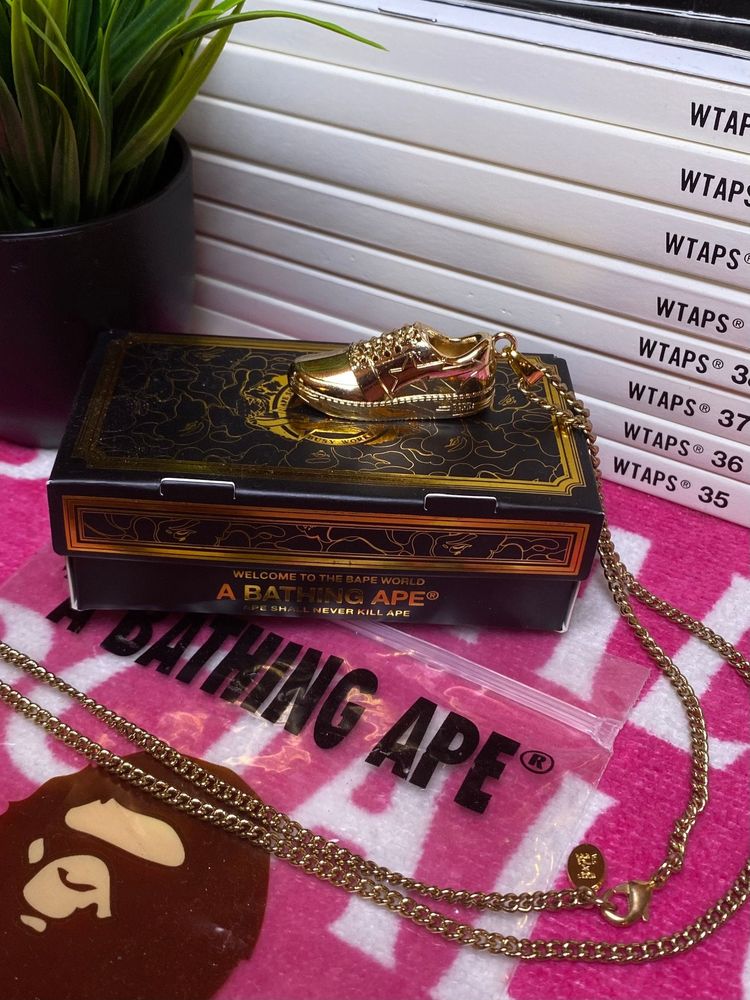 AW2018 A Bathing Ape Bape Sta Shoe Pendant Chain Necklace image 1