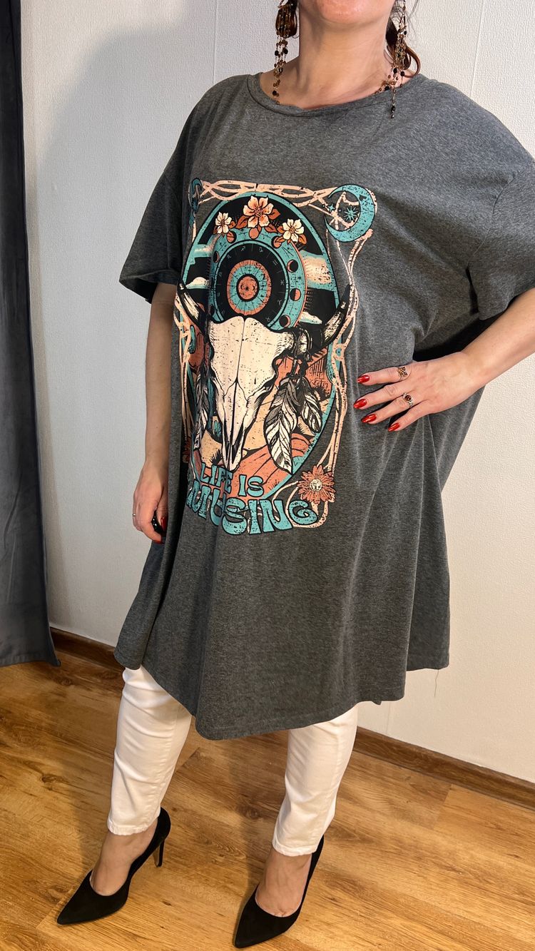 Grey Oversized T-Shirt Dress With Graphic Print   Niepowtarzalna dzianinowa tunika szary T-shirt bawełniany r. 50 shein fit Plus Size imagen 3
