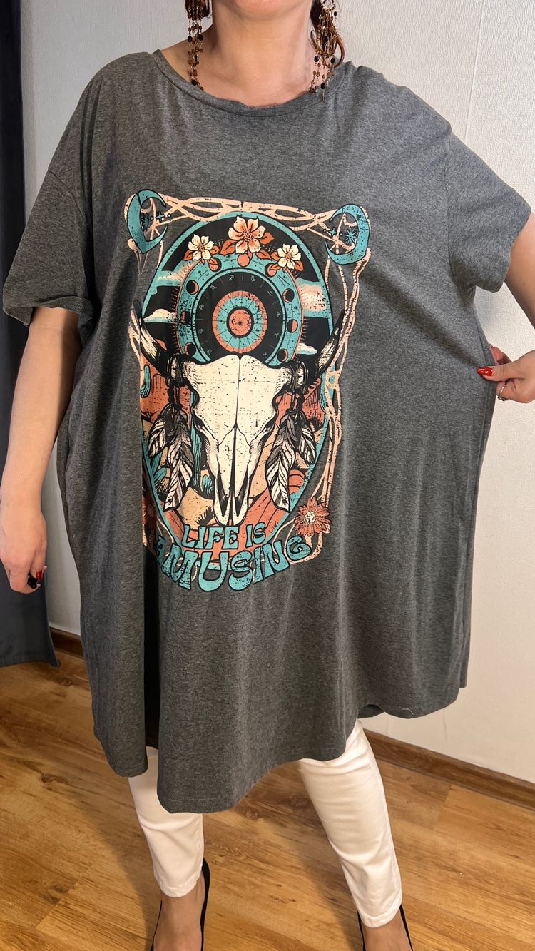 Grey Oversized T-Shirt Dress With Graphic Print Niepowtarzalna dzianinowa tunika szary T-shirt bawełniany r. 50 shein fit Plus Size