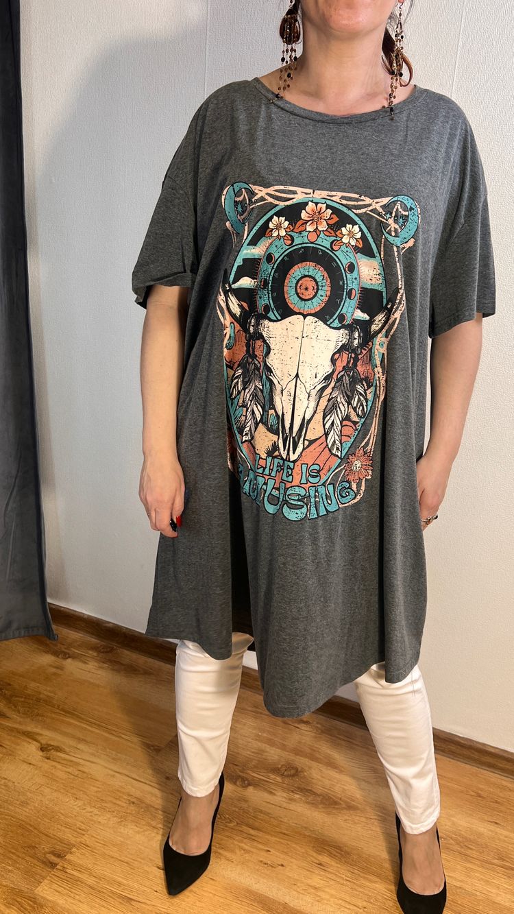 Grey Oversized T-Shirt Dress With Graphic Print   Niepowtarzalna dzianinowa tunika szary T-shirt bawełniany r. 50 shein fit Plus Size imagen 2