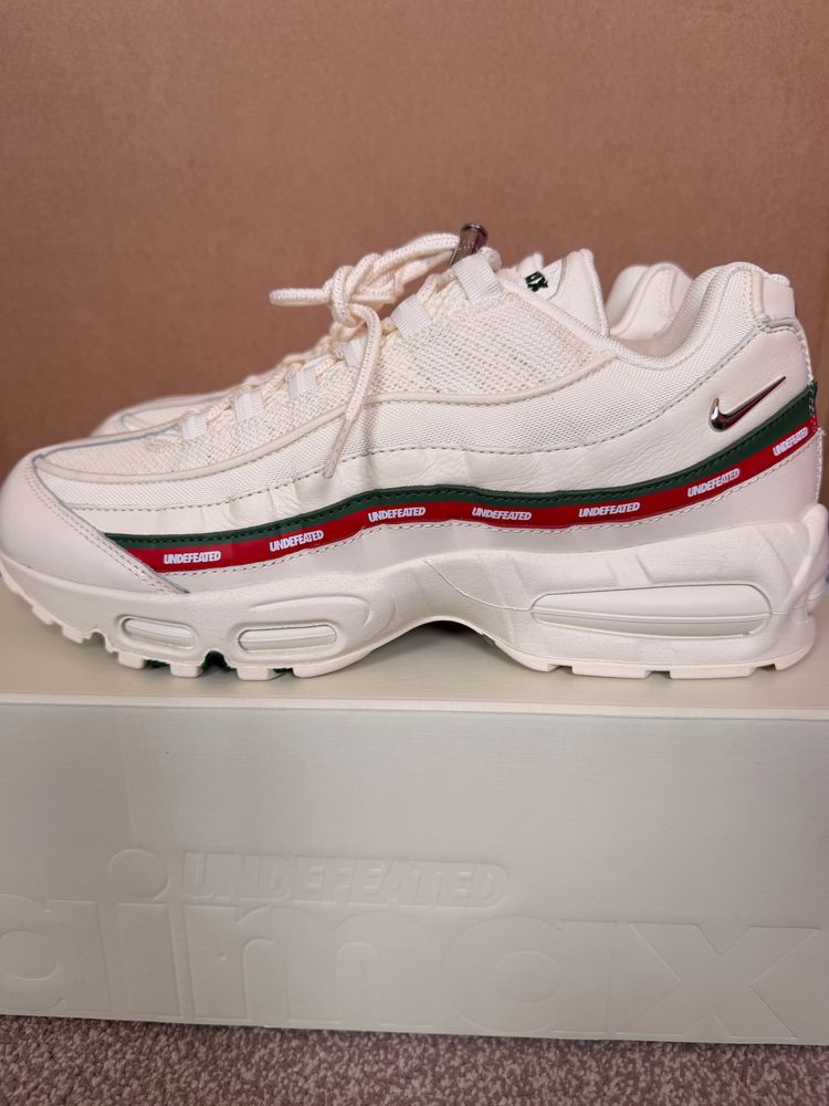 Nike Air Max 95, Undefeated - Size 10.5