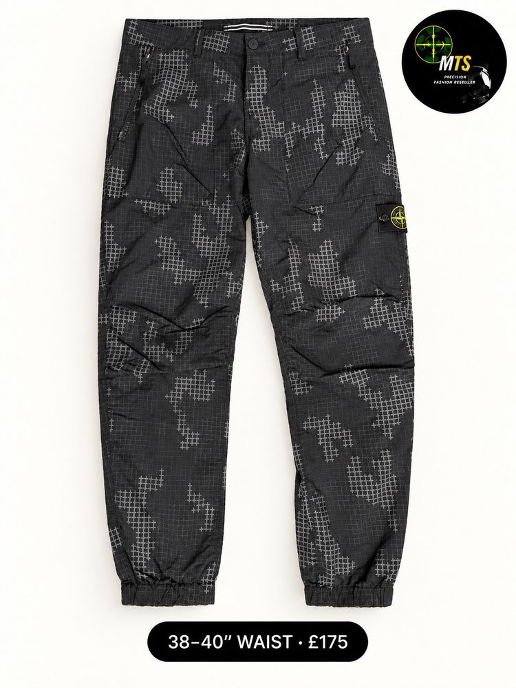Immagine di 2378 Stone Island Grid Camo Cargo Pants 38-40” waist 1