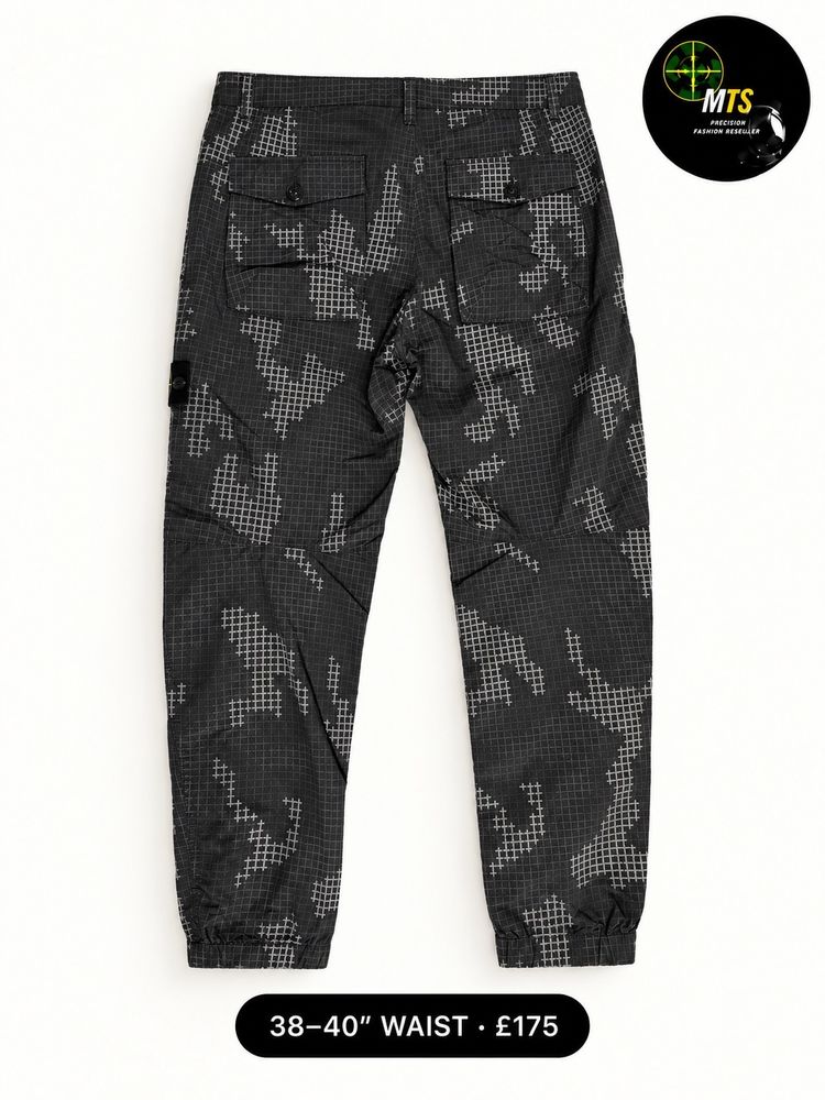 Immagine di 2378 Stone Island Grid Camo Cargo Pants 38-40” waist 2