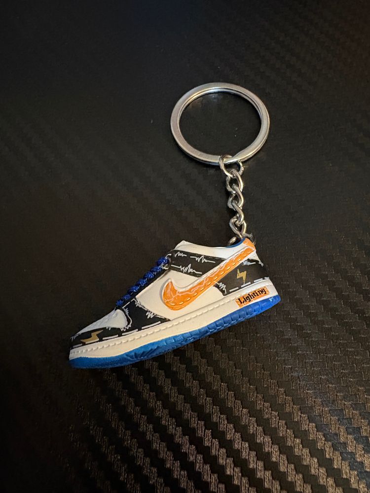 Nike low dunks Sneaker Keychains including pair and box  image 2