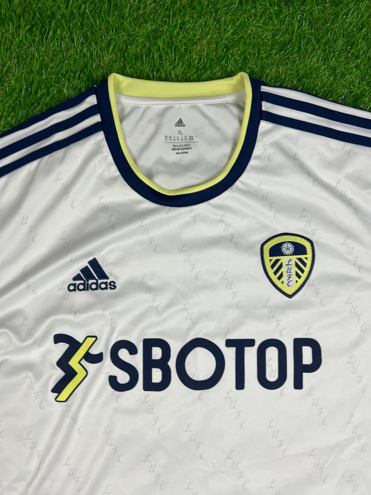 Leeds United 2022/2023 home football shirt- adidas- size XL  2