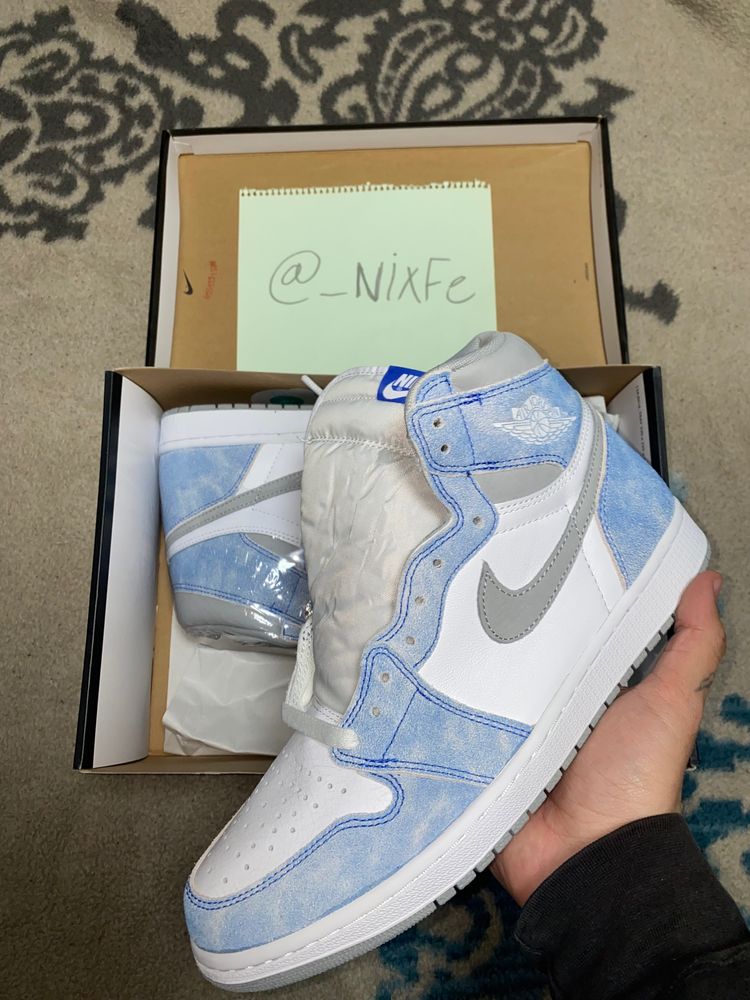 Jordan 1 High hyper royal 