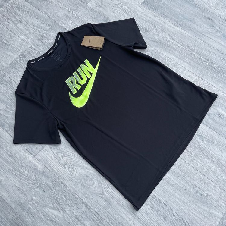 Nike Dri Fit Miler Run Energy T-Shirt Top and 7" Challenger Training Shorts Set - Black 2