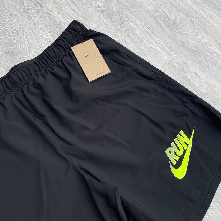 Nike Dri Fit Miler Run Energy T-Shirt Top and 7" Challenger Training Shorts Set - Black 6