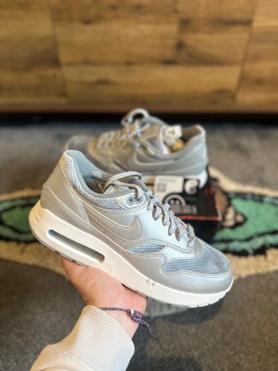 Nike air max 1 ‘86 “Metallic Silver Cool Grey” U.K. 9.5