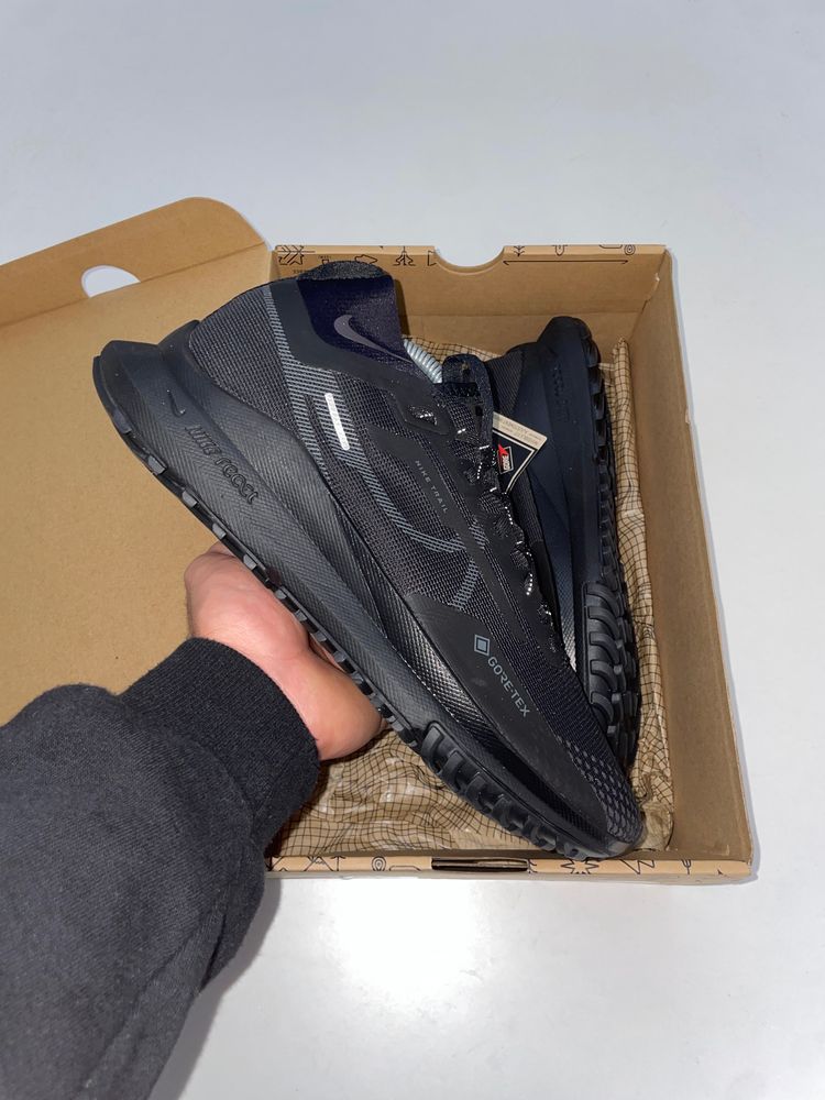 Nike Pegasus Trail Negras. Gore-Tex Talla 44
