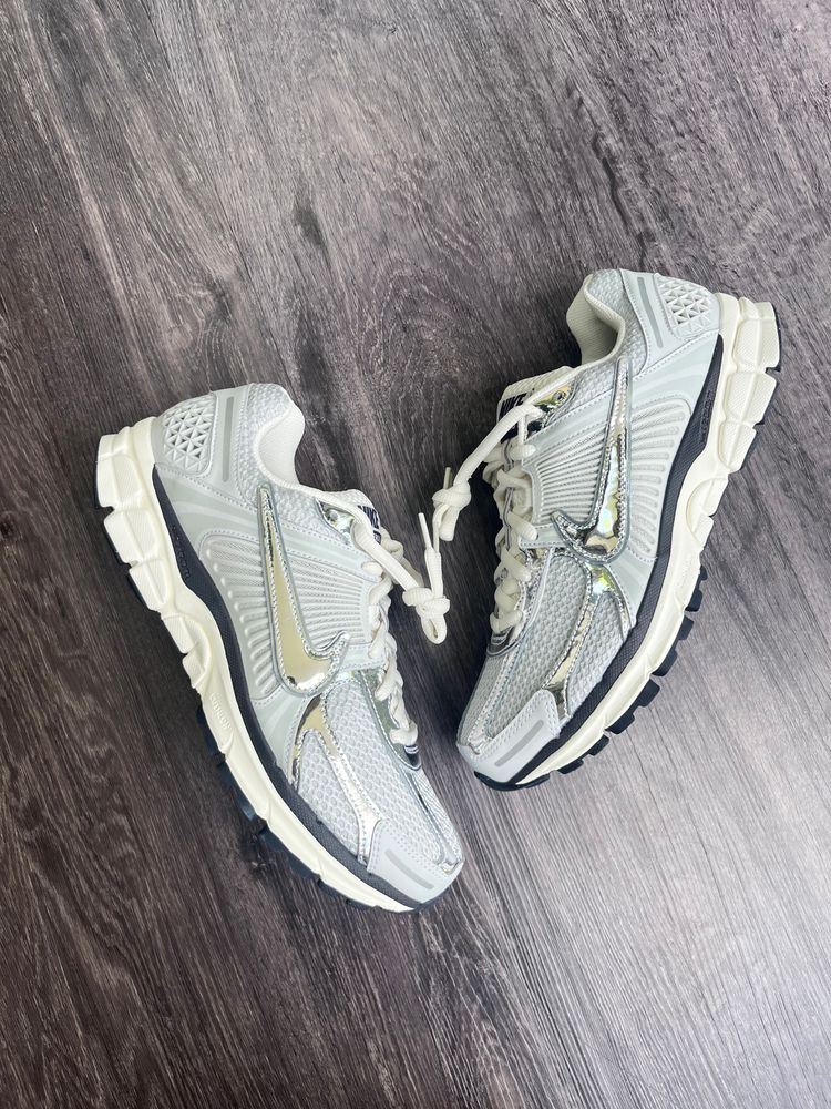 Nike Nike Vomero 5 chrome product image