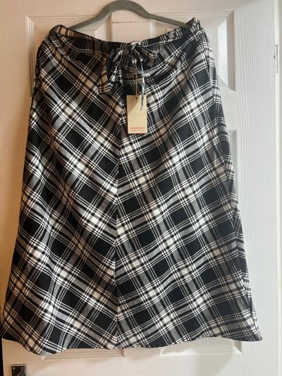 Black And White Plaid Skirt