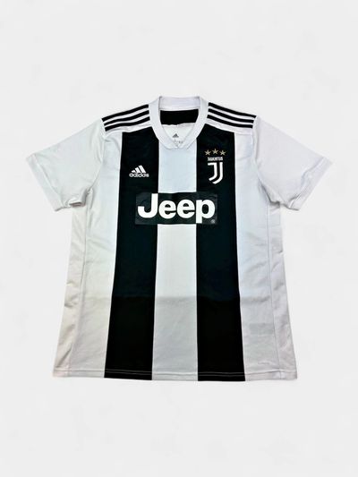 Juventus 2018-19 Football Shirt (Large)